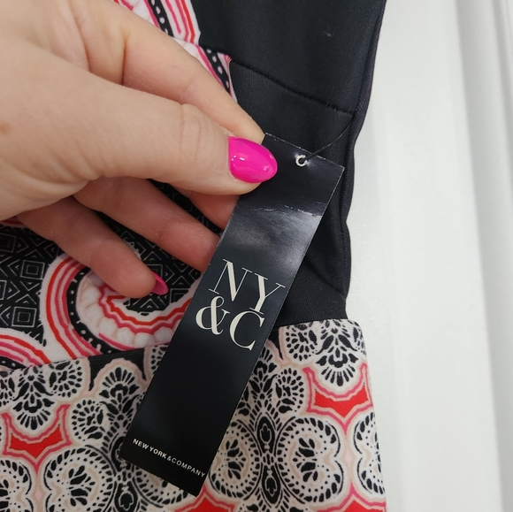 NWT NEW YORK & COMPANY Scuba Sheath Dress Red & Black (NEW) - Picture 4 of 6